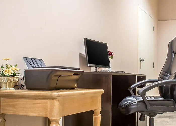 Quality Inn & Suites Palm Island Indoor Waterpark