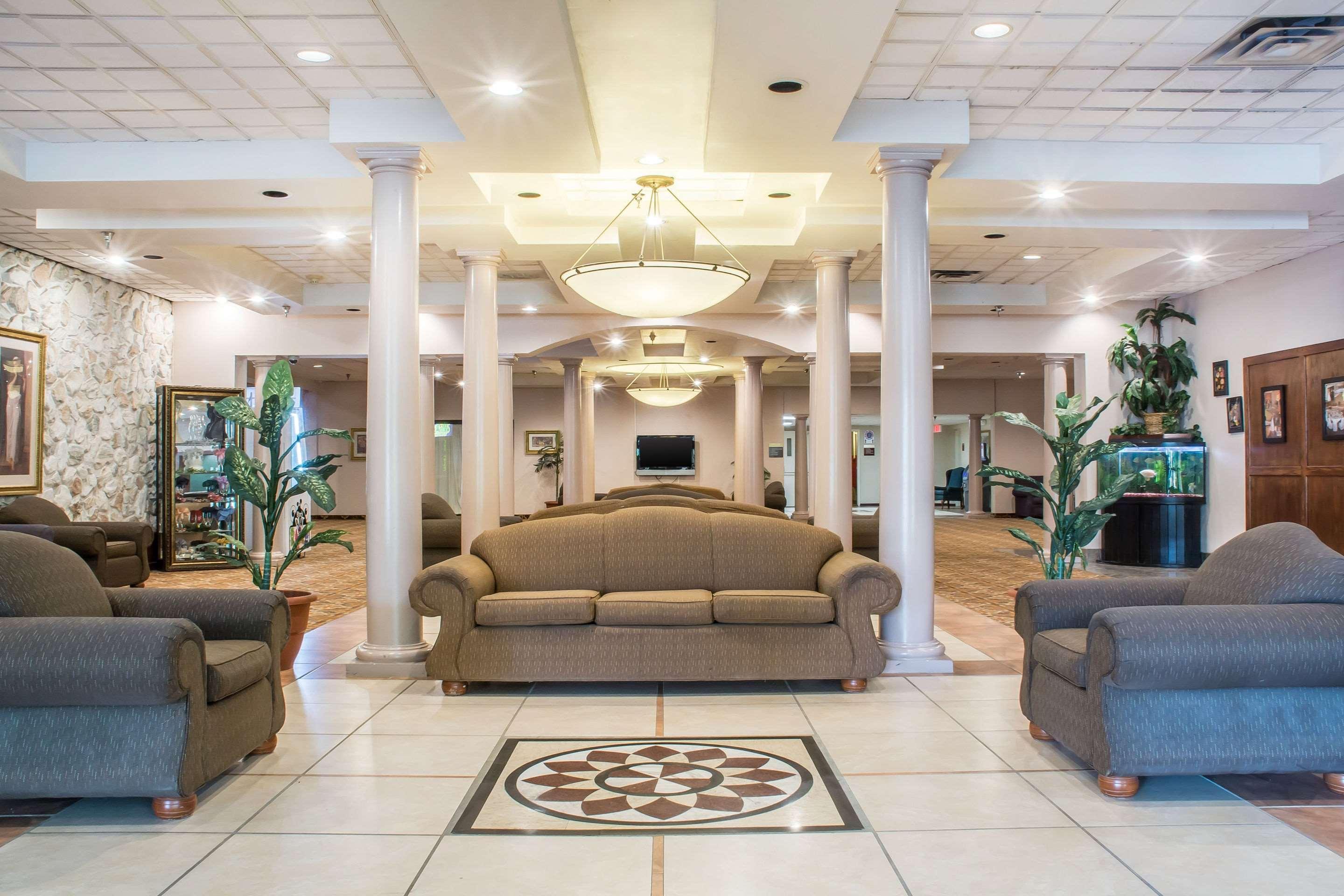 Hotel Quality & Palm Island Indoor Waterpark