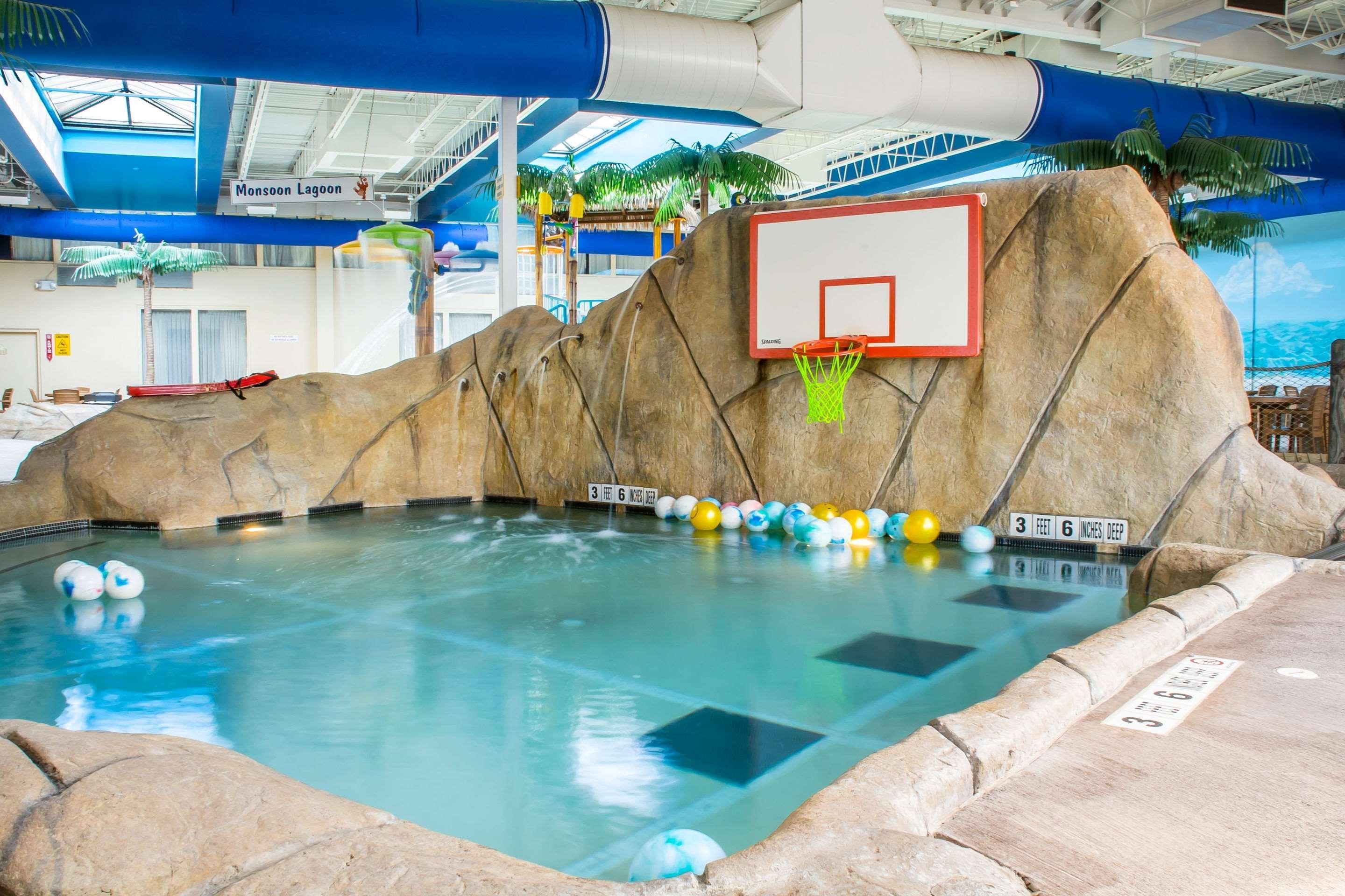 Hotel Quality & Palm Island Indoor Waterpark 3*