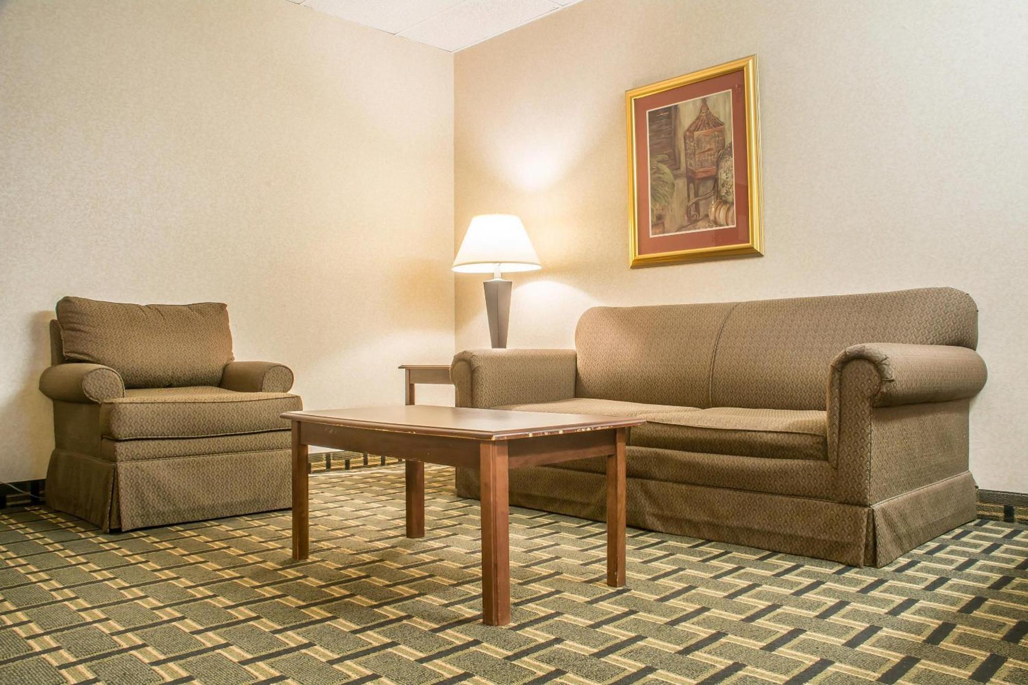 Quality & Palm Island Indoor Waterpark Hotel